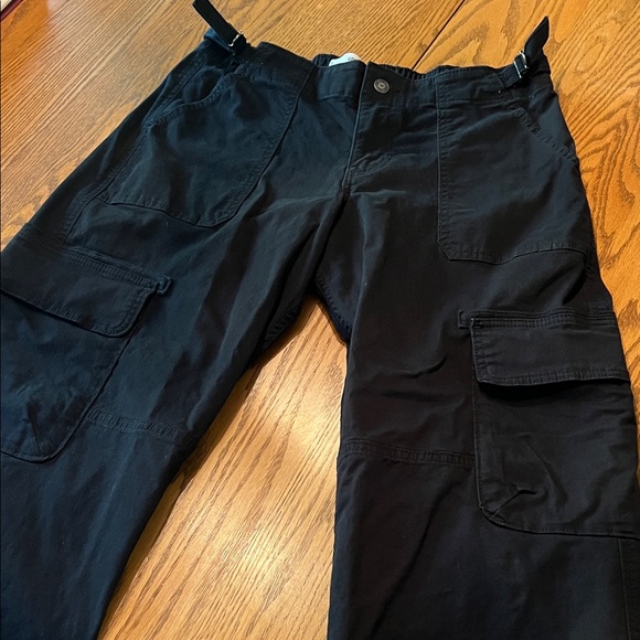 Hollister Low Rise Baggy Cargo Pants - Picture 3 of 9